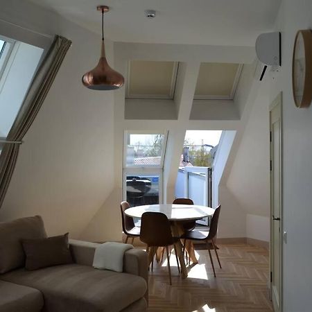 Luxury Apartment With A Balcony And View In Riga Old Town Kültér fotó