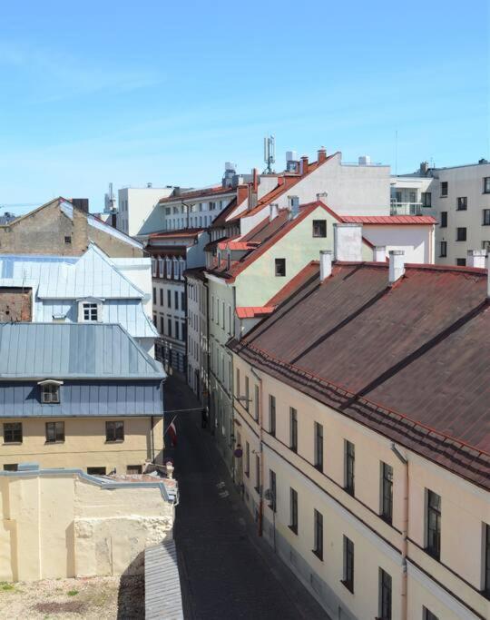Luxury Apartment With A Balcony And View In Riga Old Town Kültér fotó