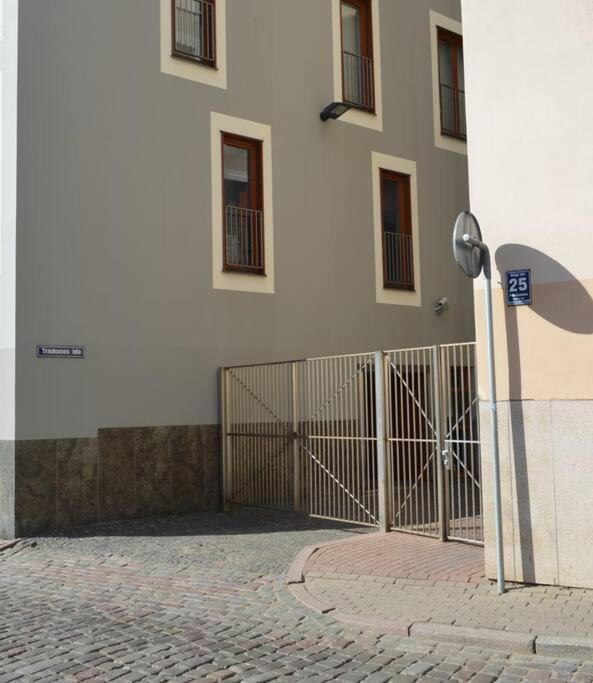Luxury Apartment With A Balcony And View In Riga Old Town Kültér fotó