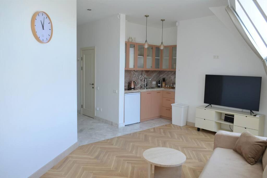 Luxury Apartment With A Balcony And View In Riga Old Town Kültér fotó