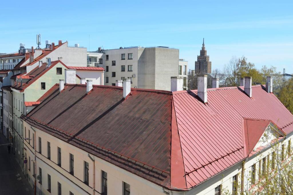 Luxury Apartment With A Balcony And View In Riga Old Town Kültér fotó