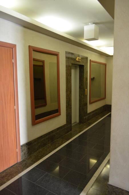Luxury Apartment With A Balcony And View In Riga Old Town Kültér fotó