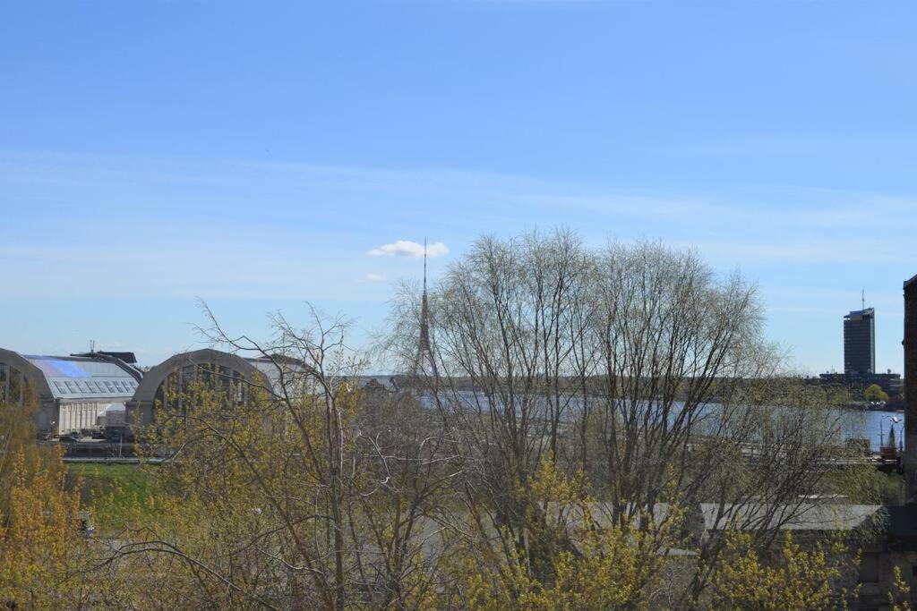 Luxury Apartment With A Balcony And View In Riga Old Town Kültér fotó