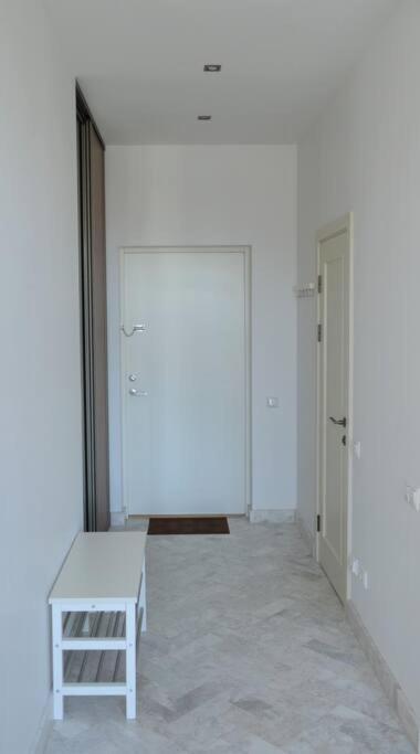 Luxury Apartment With A Balcony And View In Riga Old Town Kültér fotó