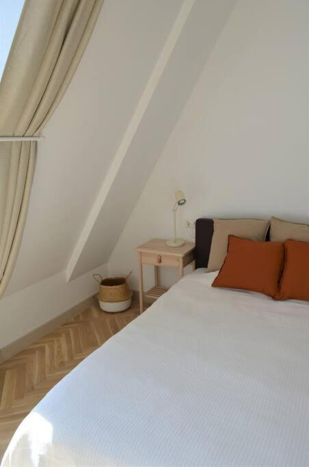 Luxury Apartment With A Balcony And View In Riga Old Town Kültér fotó