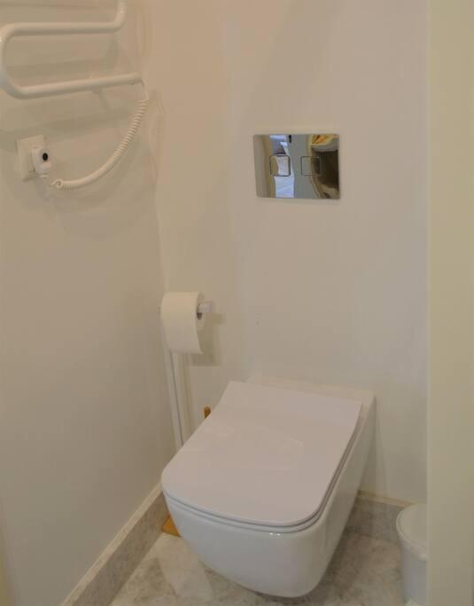 Luxury Apartment With A Balcony And View In Riga Old Town Kültér fotó
