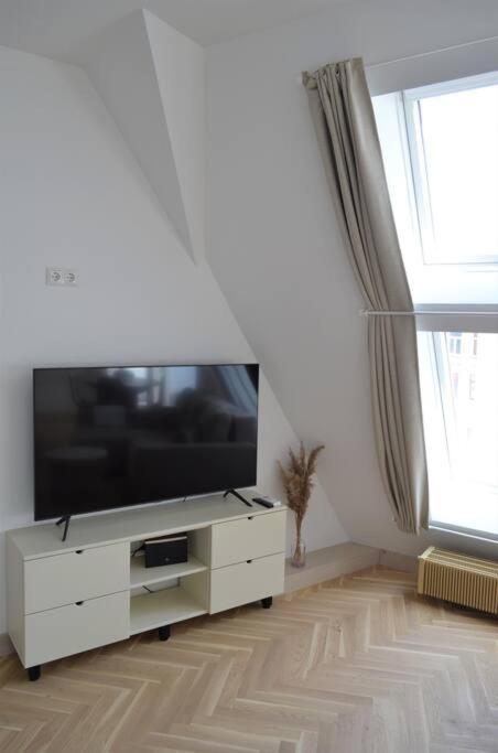 Luxury Apartment With A Balcony And View In Riga Old Town Kültér fotó