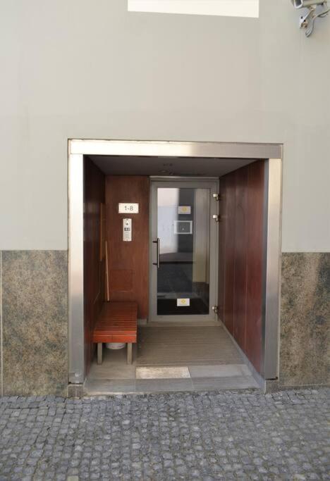 Luxury Apartment With A Balcony And View In Riga Old Town Kültér fotó