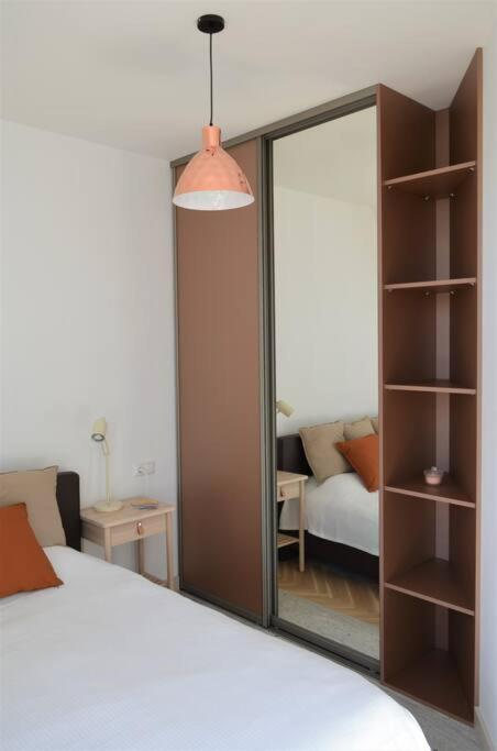 Luxury Apartment With A Balcony And View In Riga Old Town Kültér fotó
