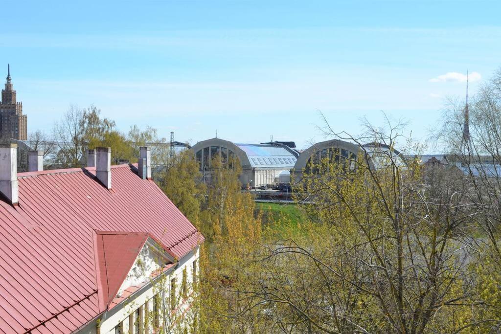 Luxury Apartment With A Balcony And View In Riga Old Town Kültér fotó