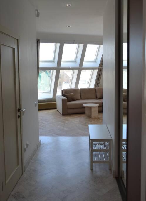 Luxury Apartment With A Balcony And View In Riga Old Town Kültér fotó